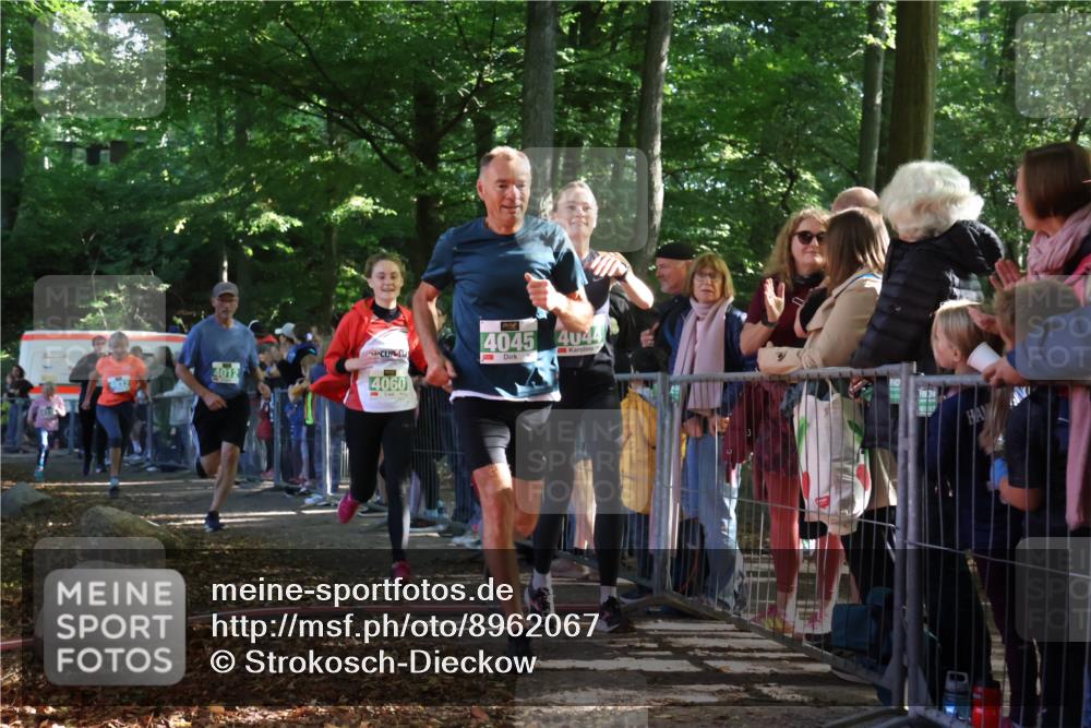 28.09.2025 - 33. Volkslauf durch das schöne Alstertal Strokosch-Dieckow http://msf.ph/oto/8962067 28.09.2025 10:57:10 Ziel 4012, 4032, 4044, 4045, 4060, 4130, 4160 meine-sportfotos.de