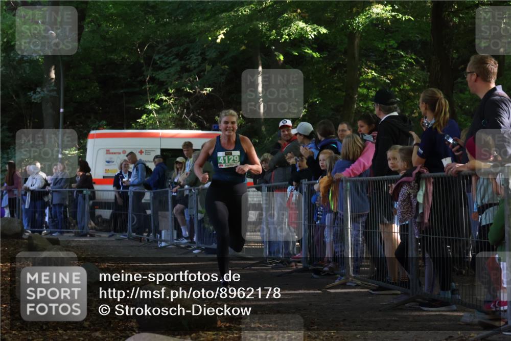 28.09.2025 - 33. Volkslauf durch das schöne Alstertal Strokosch-Dieckow http://msf.ph/oto/8962178 28.09.2025 10:57:22 Ziel 4129 meine-sportfotos.de