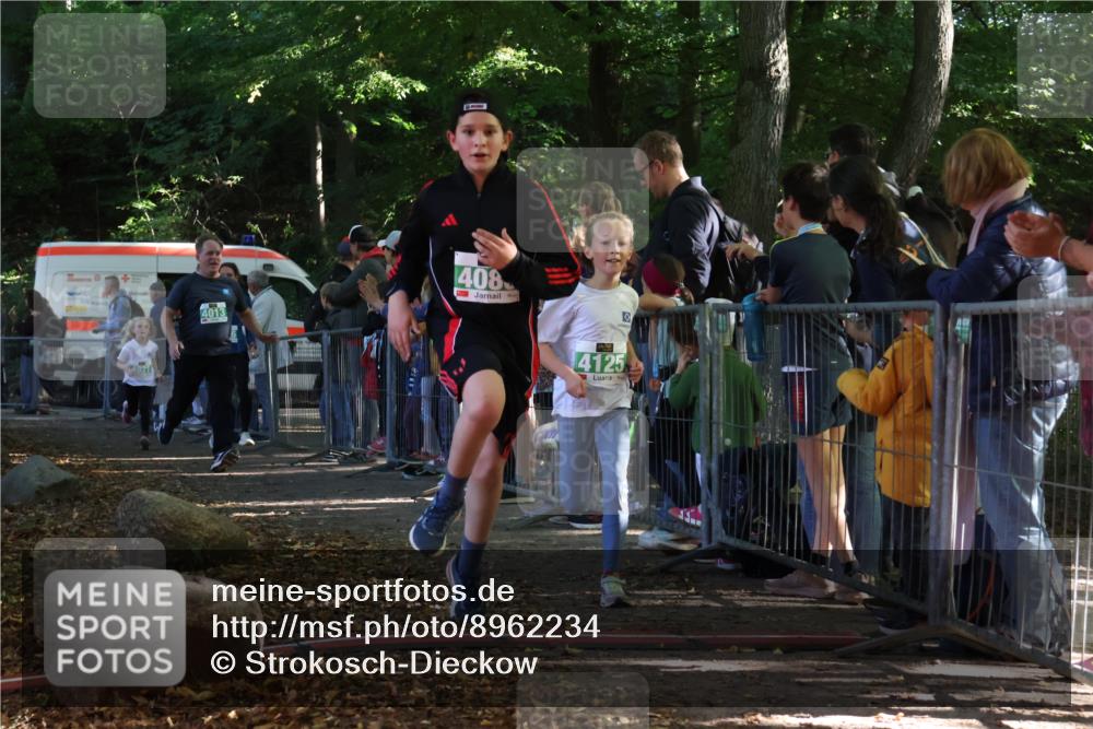28.09.2025 - 33. Volkslauf durch das schöne Alstertal Strokosch-Dieckow http://msf.ph/oto/8962234 28.09.2025 10:57:31 Ziel 4013, 4080, 4087, 4125, 4126, 4920, 4921 meine-sportfotos.de