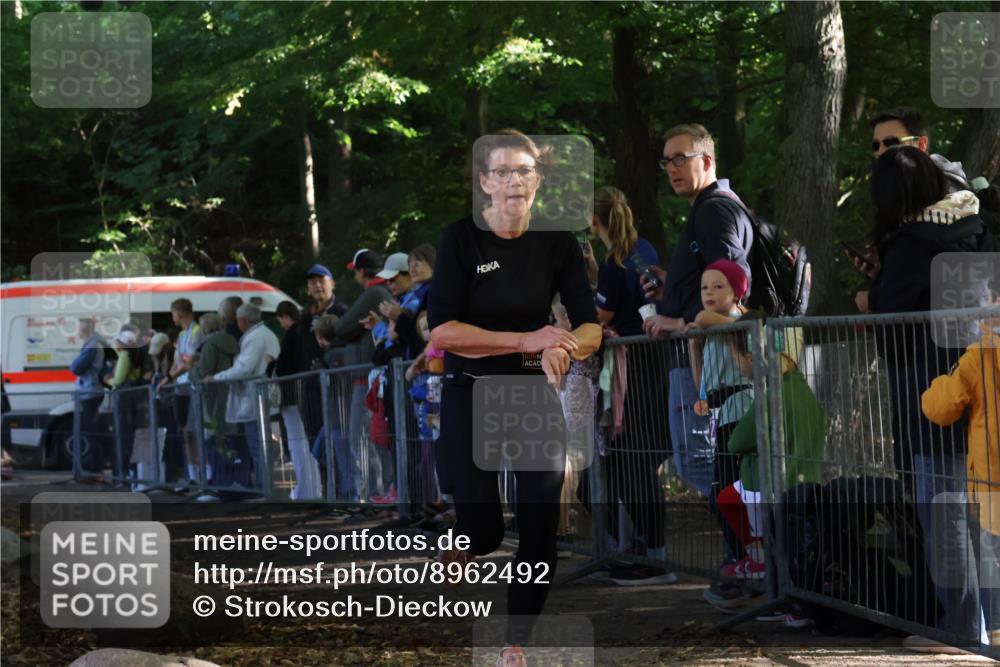 28.09.2025 - 33. Volkslauf durch das schöne Alstertal Strokosch-Dieckow http://msf.ph/oto/8962492 28.09.2025 10:57:58 Ziel 4076 meine-sportfotos.de