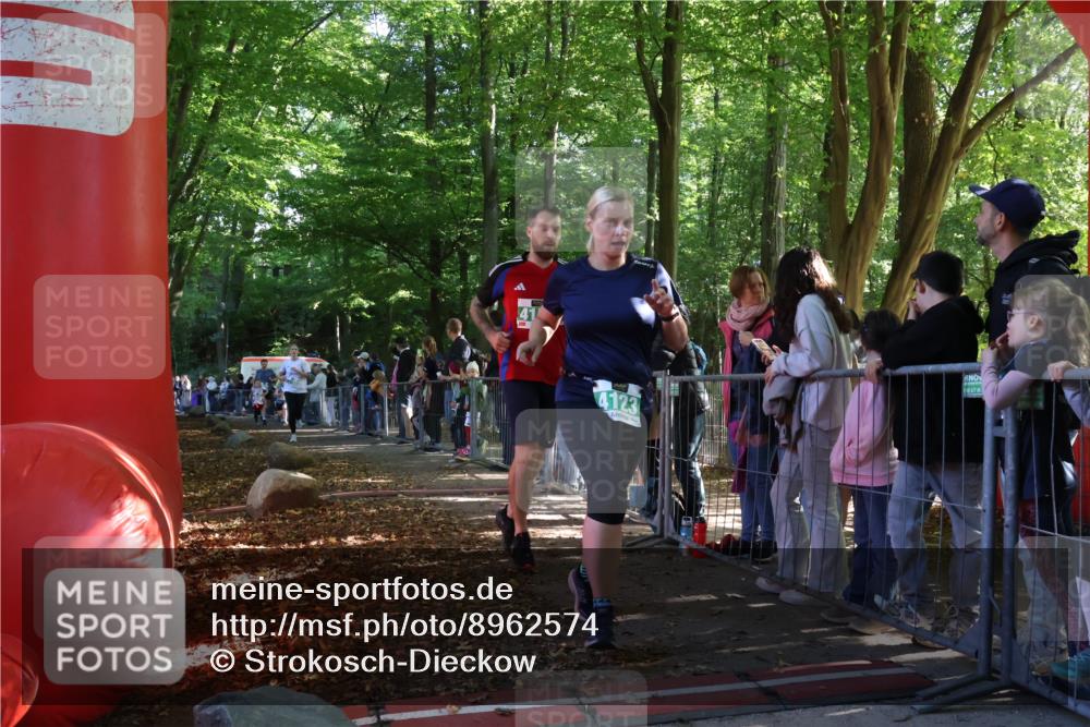28.09.2025 - 33. Volkslauf durch das schöne Alstertal Strokosch-Dieckow http://msf.ph/oto/8962574 28.09.2025 10:58:14 Ziel 4090, 4091, 4105, 4122, 4123, 4156 meine-sportfotos.de