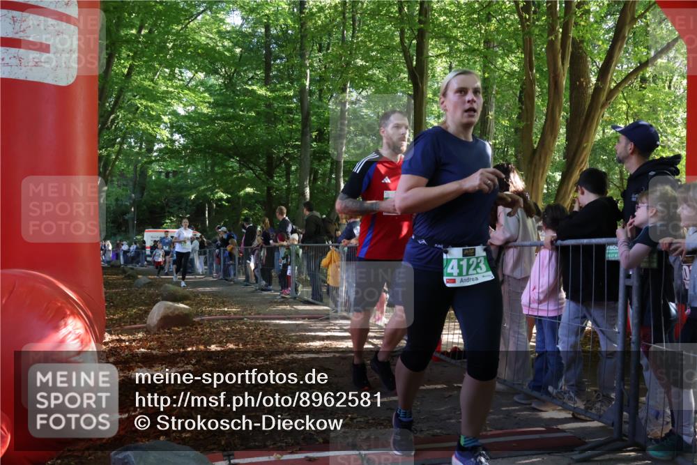 28.09.2025 - 33. Volkslauf durch das schöne Alstertal Strokosch-Dieckow http://msf.ph/oto/8962581 28.09.2025 10:58:14 Ziel 4090, 4091, 4105, 4122, 4123, 4156 meine-sportfotos.de