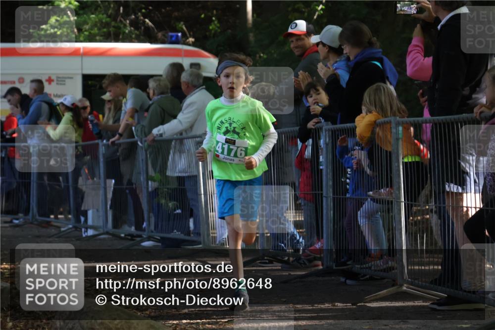 28.09.2025 - 33. Volkslauf durch das schöne Alstertal Strokosch-Dieckow http://msf.ph/oto/8962648 28.09.2025 10:58:24 Ziel 4176 meine-sportfotos.de