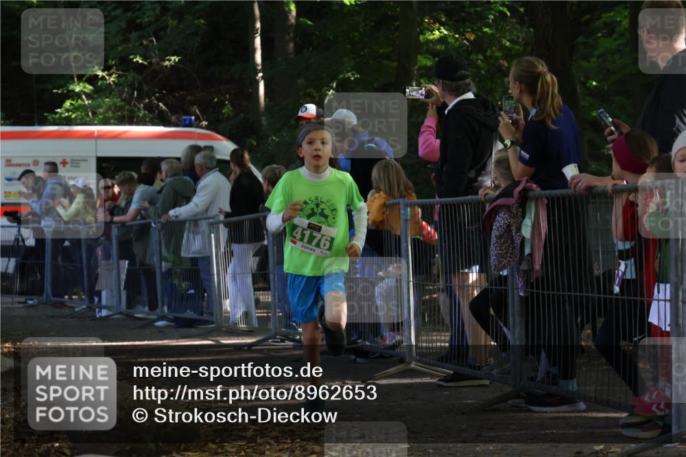 28.09.2025 - 33. Volkslauf durch das schöne Alstertal Strokosch-Dieckow http://msf.ph/oto/8962653 28.09.2025 10:58:25 Ziel 4176 meine-sportfotos.de