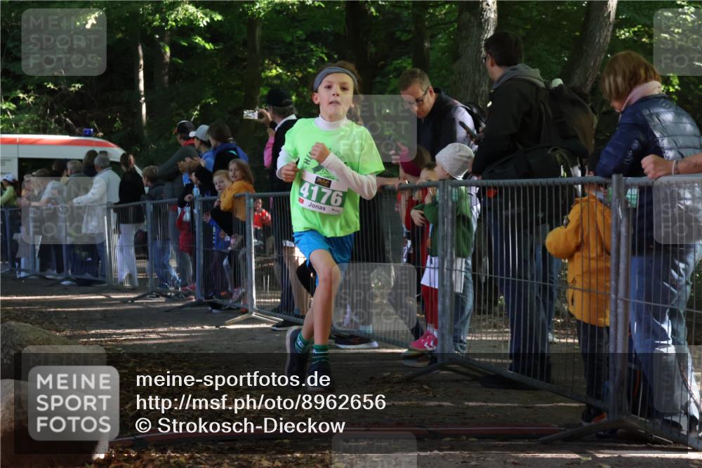 28.09.2025 - 33. Volkslauf durch das schöne Alstertal Strokosch-Dieckow http://msf.ph/oto/8962656 28.09.2025 10:58:26 Ziel 4176 meine-sportfotos.de