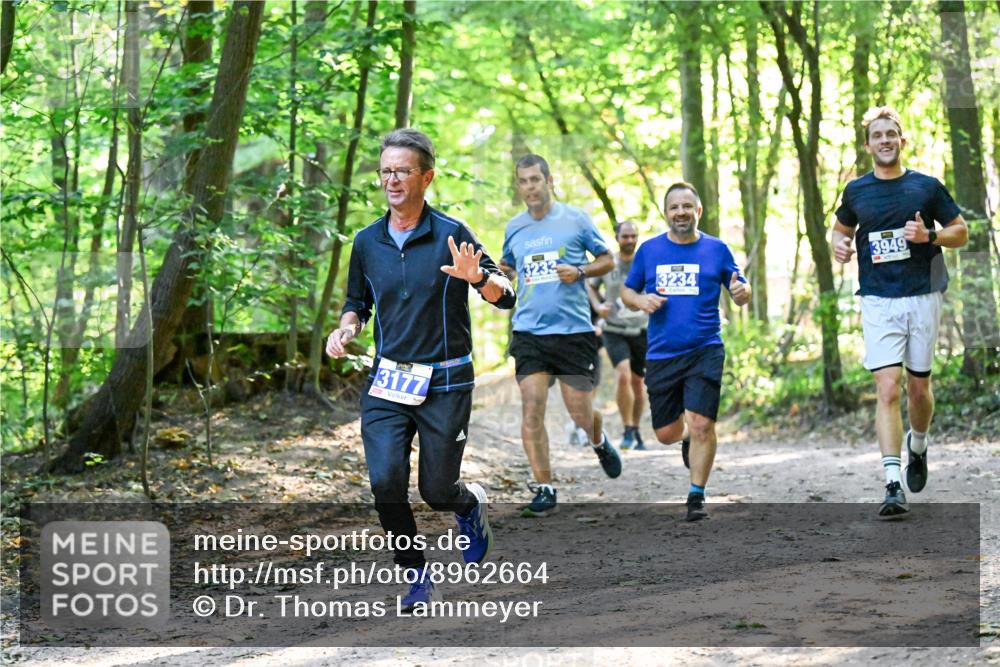28.09.2025 - 33. Volkslauf durch das schöne Alstertal Dr. Thomas Lammeyer http://msf.ph/oto/8962664 28.09.2025 11:12:14 Laufen 3177, 3233, 3949, 3234 meine-sportfotos.de