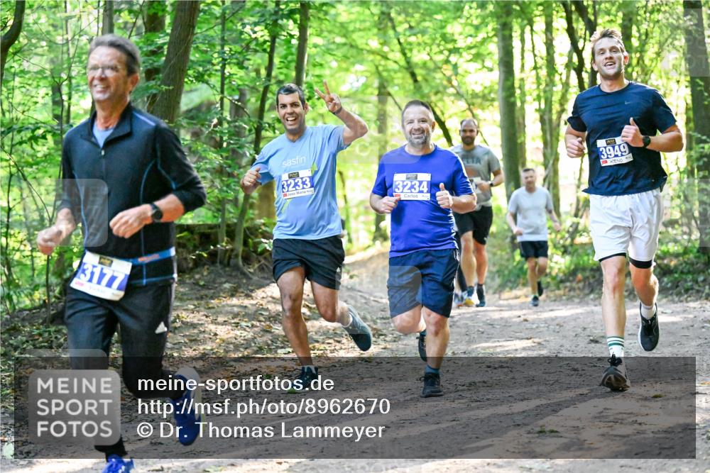 28.09.2025 - 33. Volkslauf durch das schöne Alstertal Dr. Thomas Lammeyer http://msf.ph/oto/8962670 28.09.2025 11:12:14 Laufen 3177, 3233, 3234, 3949 meine-sportfotos.de