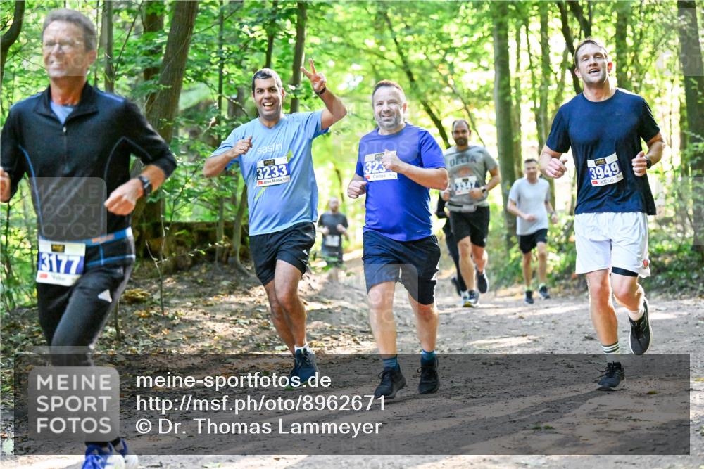 28.09.2025 - 33. Volkslauf durch das schöne Alstertal Dr. Thomas Lammeyer http://msf.ph/oto/8962671 28.09.2025 11:12:15 Laufen 3177, 3233, 323, 3949 meine-sportfotos.de