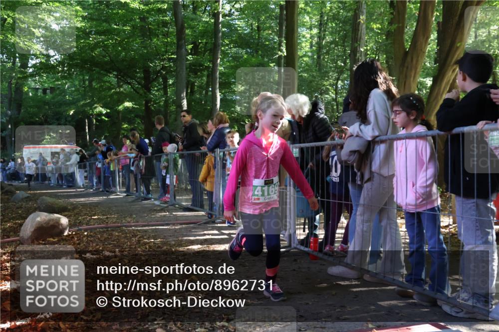 28.09.2025 - 33. Volkslauf durch das schöne Alstertal Strokosch-Dieckow http://msf.ph/oto/8962731 28.09.2025 10:58:41 Ziel 4095 meine-sportfotos.de