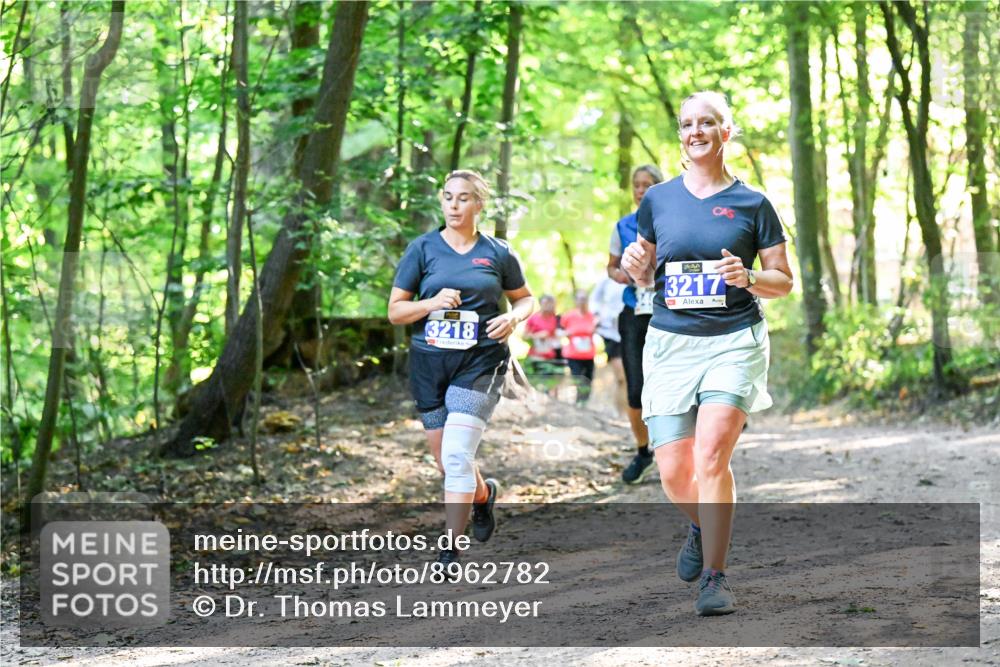 28.09.2025 - 33. Volkslauf durch das schöne Alstertal Dr. Thomas Lammeyer http://msf.ph/oto/8962782 28.09.2025 11:12:34 Laufen 3218, 3217 meine-sportfotos.de