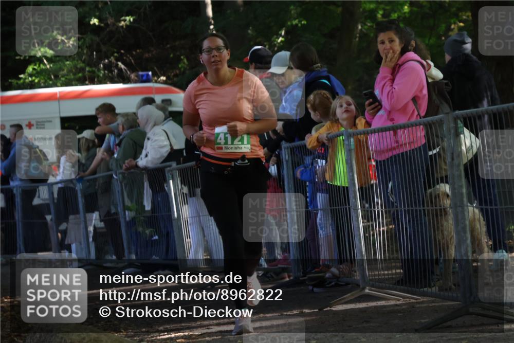 28.09.2025 - 33. Volkslauf durch das schöne Alstertal Strokosch-Dieckow http://msf.ph/oto/8962822 28.09.2025 10:59:01 Ziel 4121 meine-sportfotos.de