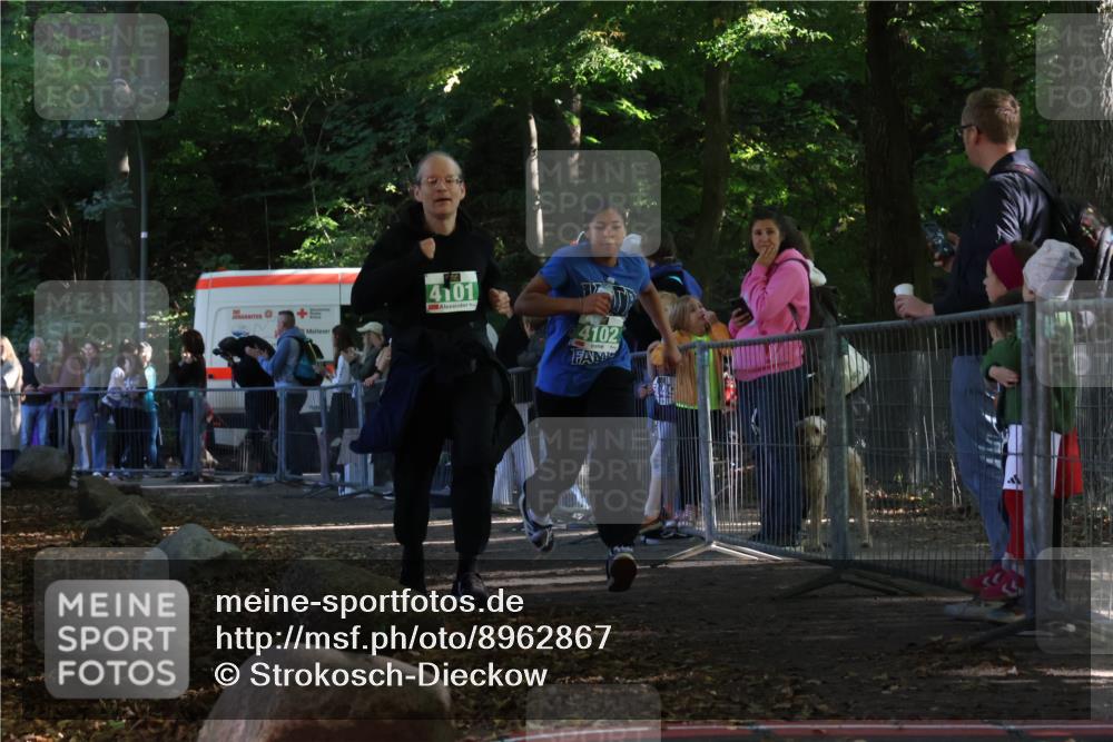 28.09.2025 - 33. Volkslauf durch das schöne Alstertal Strokosch-Dieckow http://msf.ph/oto/8962867 28.09.2025 10:59:10 Ziel 4101, 4102, 4917 meine-sportfotos.de