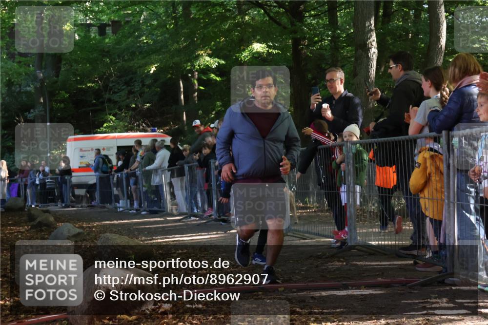 28.09.2025 - 33. Volkslauf durch das schöne Alstertal Strokosch-Dieckow http://msf.ph/oto/8962907 28.09.2025 10:59:52 Ziel 4028, 4099 meine-sportfotos.de