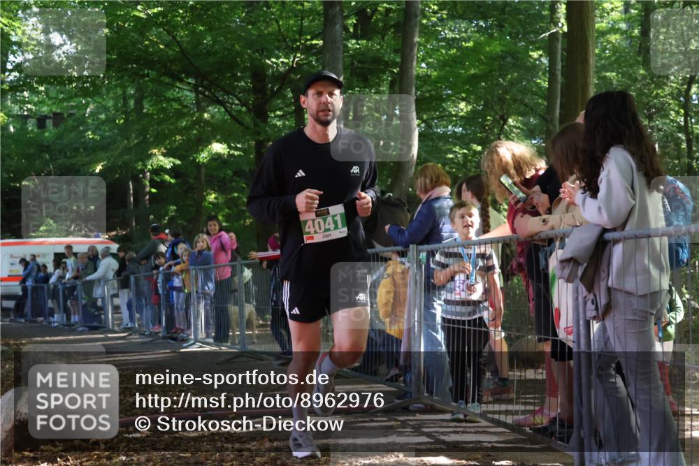 28.09.2025 - 33. Volkslauf durch das schöne Alstertal Strokosch-Dieckow http://msf.ph/oto/8962976 28.09.2025 11:00:35 Ziel 4041 meine-sportfotos.de