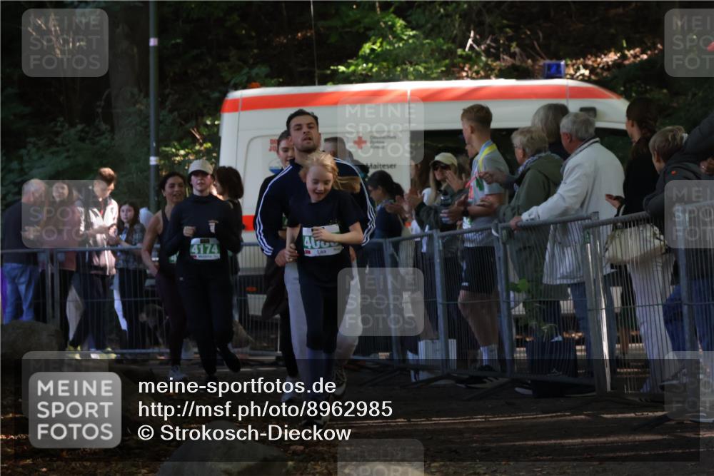 28.09.2025 - 33. Volkslauf durch das schöne Alstertal Strokosch-Dieckow http://msf.ph/oto/8962985 28.09.2025 11:01:07 Ziel 4070, 4086, 4174, 4178, 4179 meine-sportfotos.de