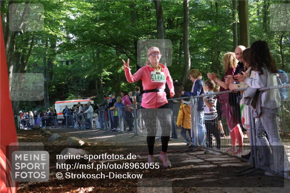 28.09.2025 - 33. Volkslauf durch das schöne Alstertal Strokosch-Dieckow http://msf.ph/oto/8963055 28.09.2025 11:01:17 Ziel 4171 meine-sportfotos.de