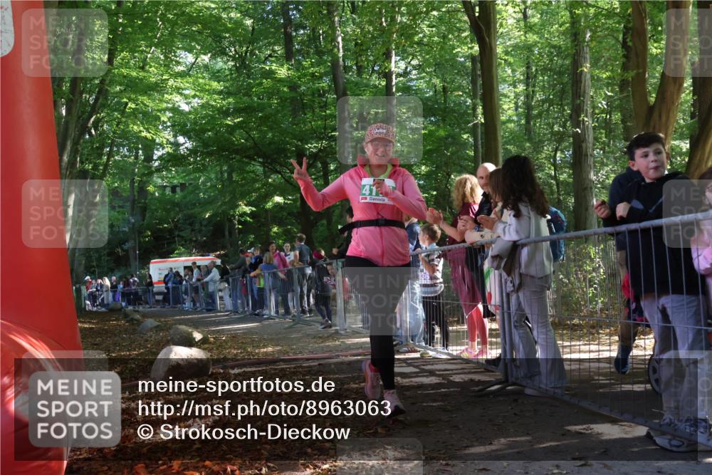 28.09.2025 - 33. Volkslauf durch das schöne Alstertal Strokosch-Dieckow http://msf.ph/oto/8963063 28.09.2025 11:01:17 Ziel 4171 meine-sportfotos.de