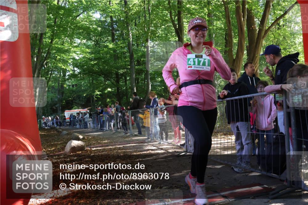 28.09.2025 - 33. Volkslauf durch das schöne Alstertal Strokosch-Dieckow http://msf.ph/oto/8963078 28.09.2025 11:01:18 Ziel 4171 meine-sportfotos.de