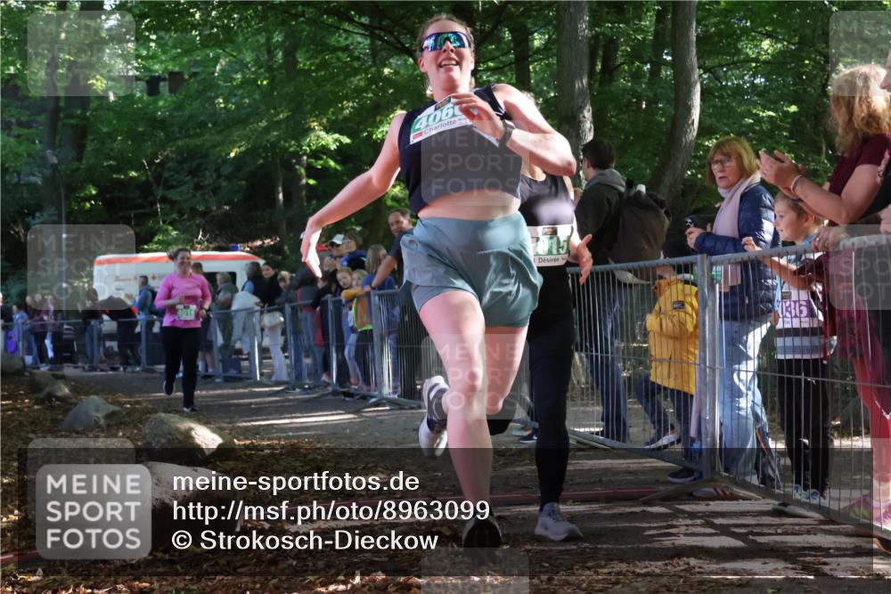 28.09.2025 - 33. Volkslauf durch das schöne Alstertal Strokosch-Dieckow http://msf.ph/oto/8963099 28.09.2025 11:01:44 Ziel 4015, 4016, 4066 meine-sportfotos.de