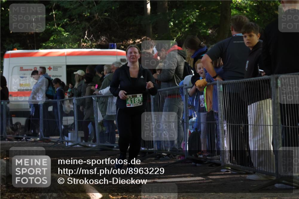 28.09.2025 - 33. Volkslauf durch das schöne Alstertal Strokosch-Dieckow http://msf.ph/oto/8963229 28.09.2025 11:02:36 Ziel 4183 meine-sportfotos.de