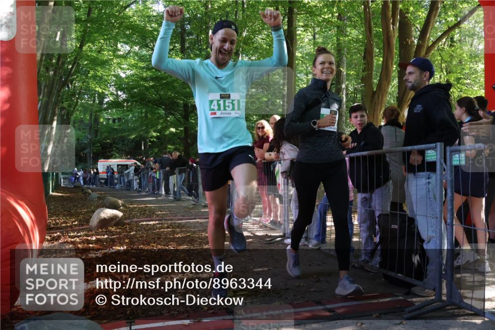 28.09.2025 - 33. Volkslauf durch das schöne Alstertal Strokosch-Dieckow http://msf.ph/oto/8963344 28.09.2025 11:03:12 Ziel  meine-sportfotos.de
