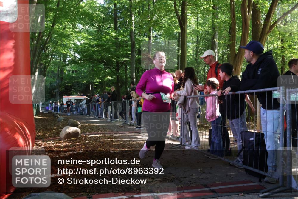 28.09.2025 - 33. Volkslauf durch das schöne Alstertal Strokosch-Dieckow http://msf.ph/oto/8963392 28.09.2025 11:03:31 Ziel 4071, 4905 meine-sportfotos.de