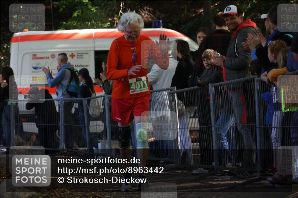 28.09.2025 - 33. Volkslauf durch das schöne Alstertal Strokosch-Dieckow http://msf.ph/oto/8963442 28.09.2025 11:04:02 Ziel 4011 meine-sportfotos.de