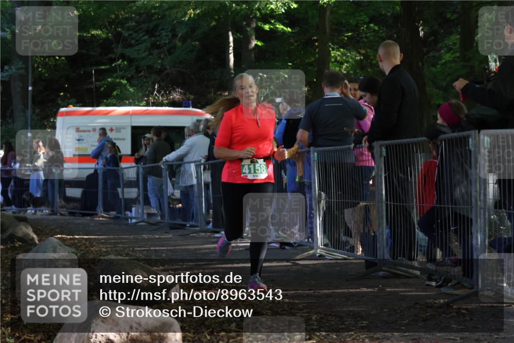 28.09.2025 - 33. Volkslauf durch das schöne Alstertal Strokosch-Dieckow http://msf.ph/oto/8963543 28.09.2025 11:04:21 Ziel 4158 meine-sportfotos.de