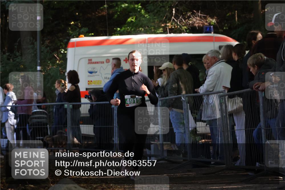 28.09.2025 - 33. Volkslauf durch das schöne Alstertal Strokosch-Dieckow http://msf.ph/oto/8963557 28.09.2025 11:05:18 Ziel 4915 meine-sportfotos.de