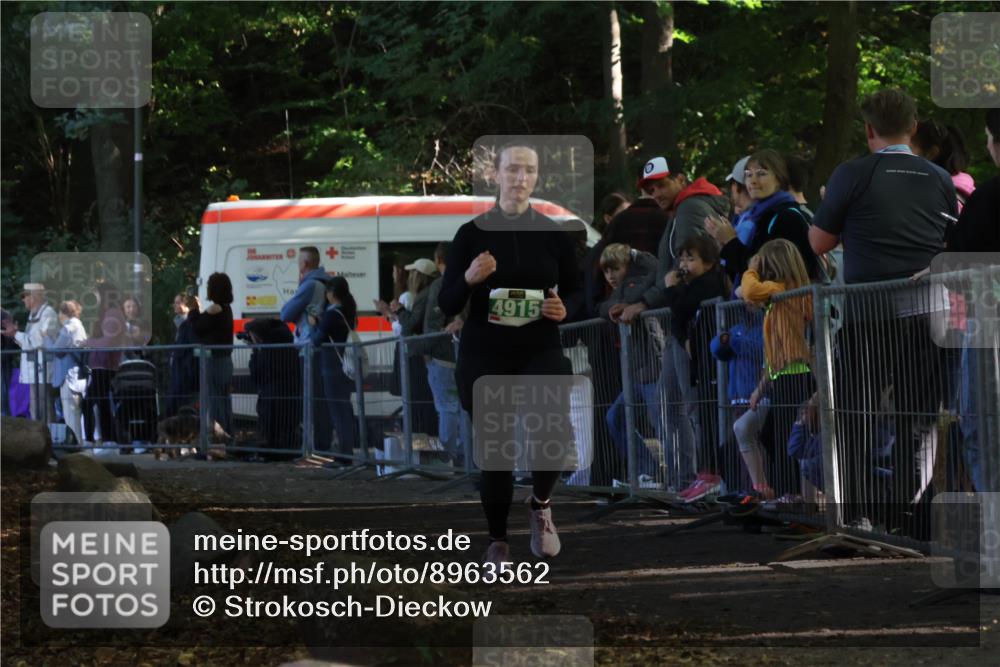 28.09.2025 - 33. Volkslauf durch das schöne Alstertal Strokosch-Dieckow http://msf.ph/oto/8963562 28.09.2025 11:05:20 Ziel 4915 meine-sportfotos.de