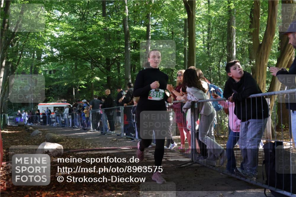 28.09.2025 - 33. Volkslauf durch das schöne Alstertal Strokosch-Dieckow http://msf.ph/oto/8963575 28.09.2025 11:05:24 Ziel 4915 meine-sportfotos.de