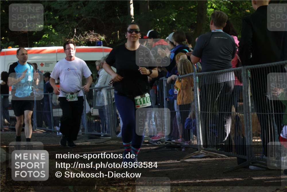28.09.2025 - 33. Volkslauf durch das schöne Alstertal Strokosch-Dieckow http://msf.ph/oto/8963584 28.09.2025 11:05:35 Ziel 4110, 4139 meine-sportfotos.de