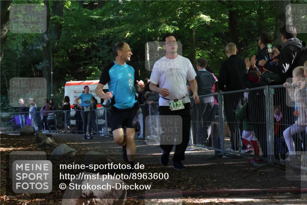 28.09.2025 - 33. Volkslauf durch das schöne Alstertal Strokosch-Dieckow http://msf.ph/oto/8963600 28.09.2025 11:05:41 Ziel 4085, 4139 meine-sportfotos.de