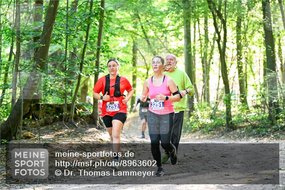 28.09.2025 - 33. Volkslauf durch das schöne Alstertal Dr. Thomas Lammeyer http://msf.ph/oto/8963602 28.09.2025 11:16:13 Laufen 3252, 3251 meine-sportfotos.de