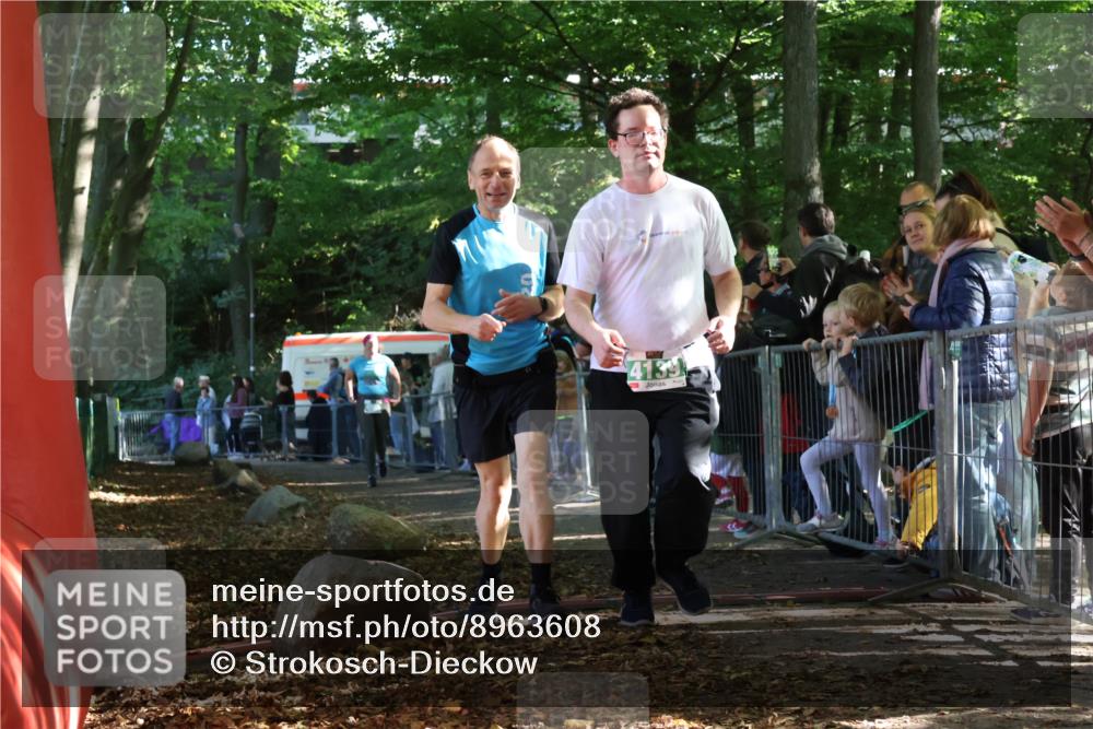 28.09.2025 - 33. Volkslauf durch das schöne Alstertal Strokosch-Dieckow http://msf.ph/oto/8963608 28.09.2025 11:05:43 Ziel 4085, 4139 meine-sportfotos.de
