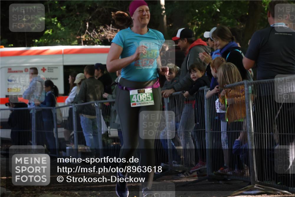 28.09.2025 - 33. Volkslauf durch das schöne Alstertal Strokosch-Dieckow http://msf.ph/oto/8963618 28.09.2025 11:05:47 Ziel 4085 meine-sportfotos.de