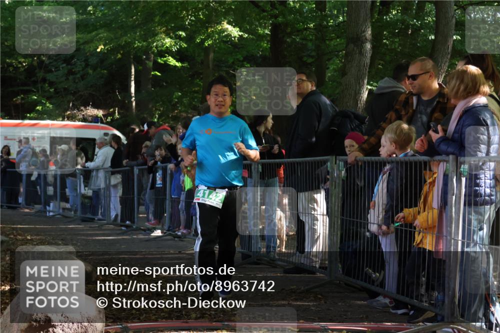 28.09.2025 - 33. Volkslauf durch das schöne Alstertal Strokosch-Dieckow http://msf.ph/oto/8963742 28.09.2025 11:06:51 Ziel 3173, 4142 meine-sportfotos.de