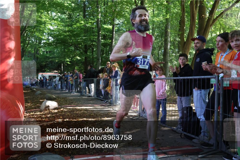 28.09.2025 - 33. Volkslauf durch das schöne Alstertal Strokosch-Dieckow http://msf.ph/oto/8963758 28.09.2025 11:07:02 Ziel  meine-sportfotos.de