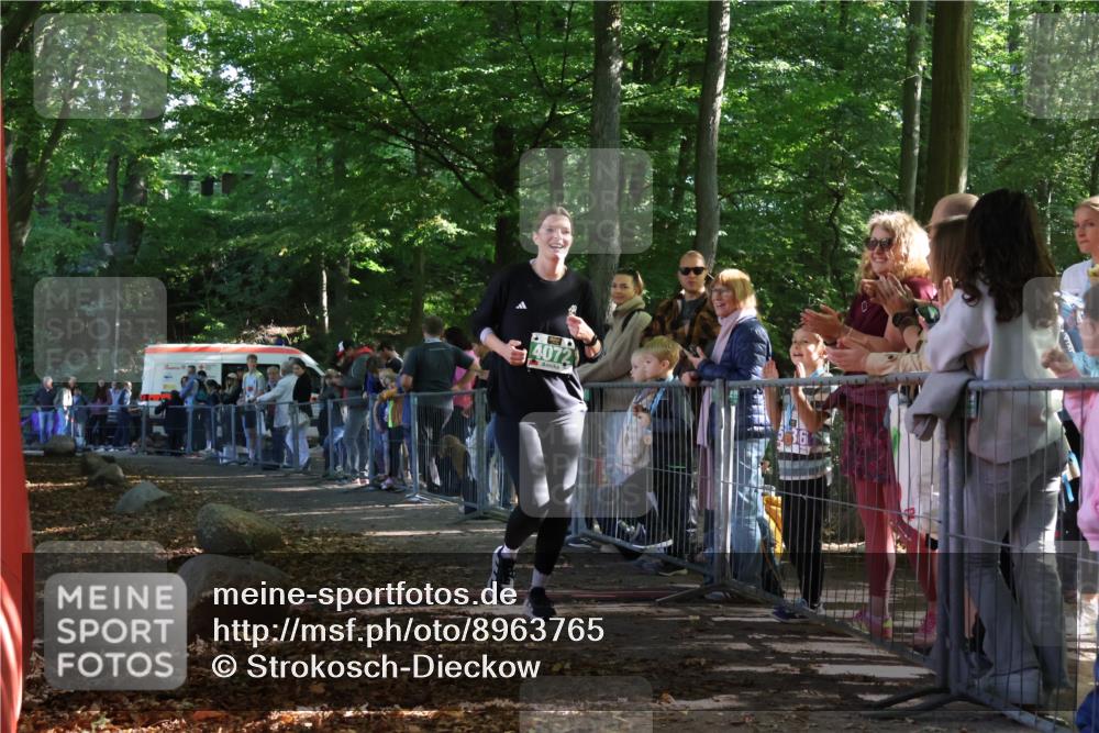 28.09.2025 - 33. Volkslauf durch das schöne Alstertal Strokosch-Dieckow http://msf.ph/oto/8963765 28.09.2025 11:07:28 Ziel 4072 meine-sportfotos.de