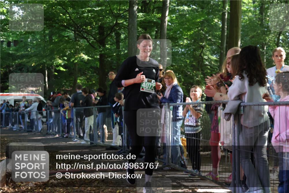 28.09.2025 - 33. Volkslauf durch das schöne Alstertal Strokosch-Dieckow http://msf.ph/oto/8963767 28.09.2025 11:07:28 Ziel 4072 meine-sportfotos.de
