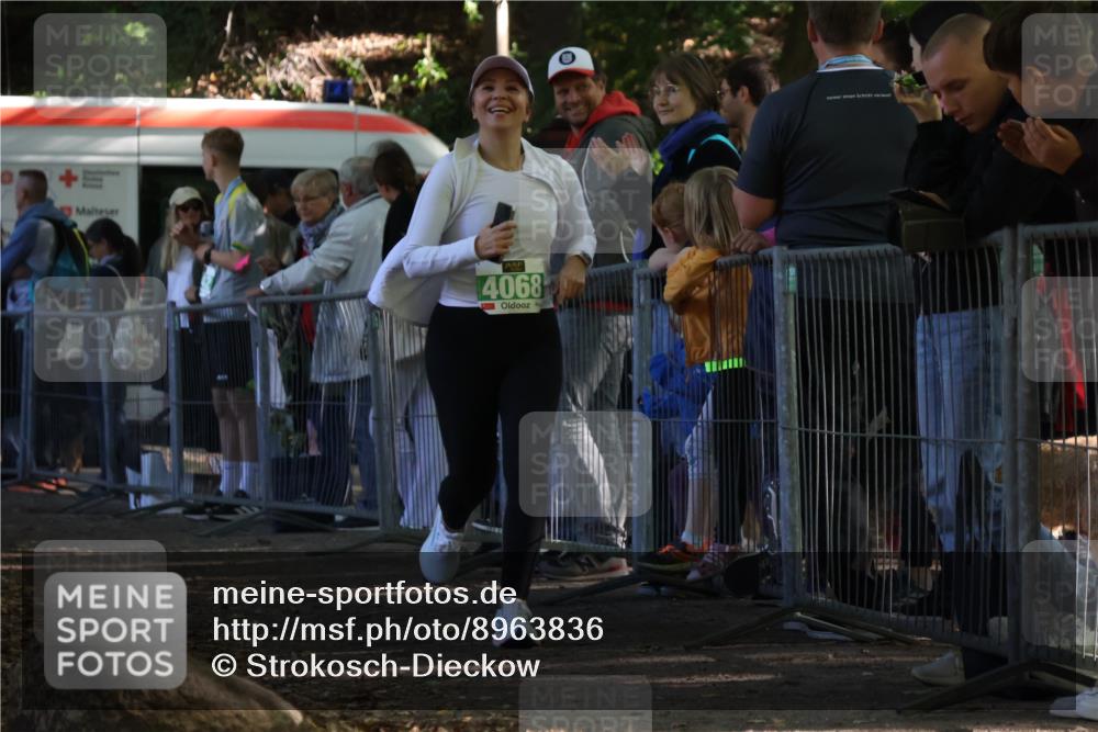 28.09.2025 - 33. Volkslauf durch das schöne Alstertal Strokosch-Dieckow http://msf.ph/oto/8963836 28.09.2025 11:08:38 Ziel 4068 meine-sportfotos.de