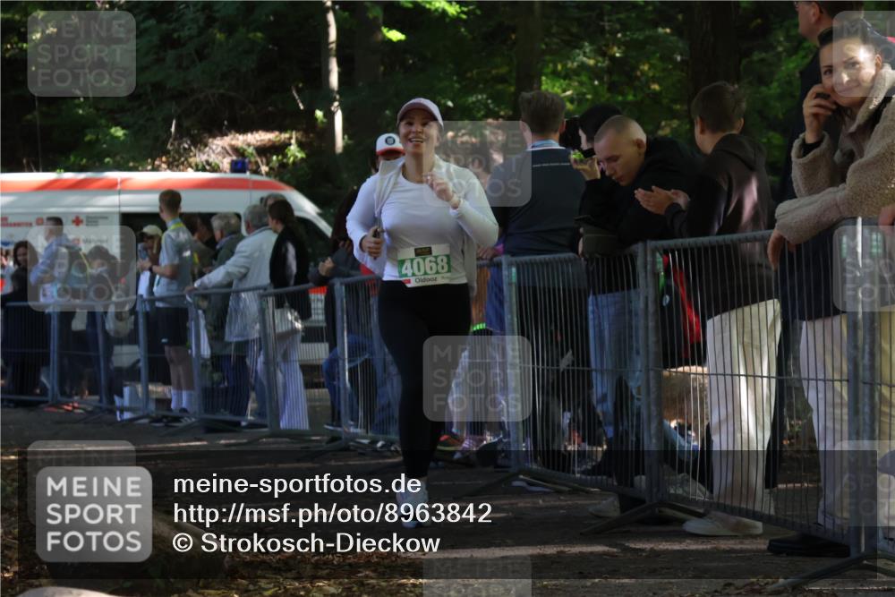 28.09.2025 - 33. Volkslauf durch das schöne Alstertal Strokosch-Dieckow http://msf.ph/oto/8963842 28.09.2025 11:08:39 Ziel 4068 meine-sportfotos.de