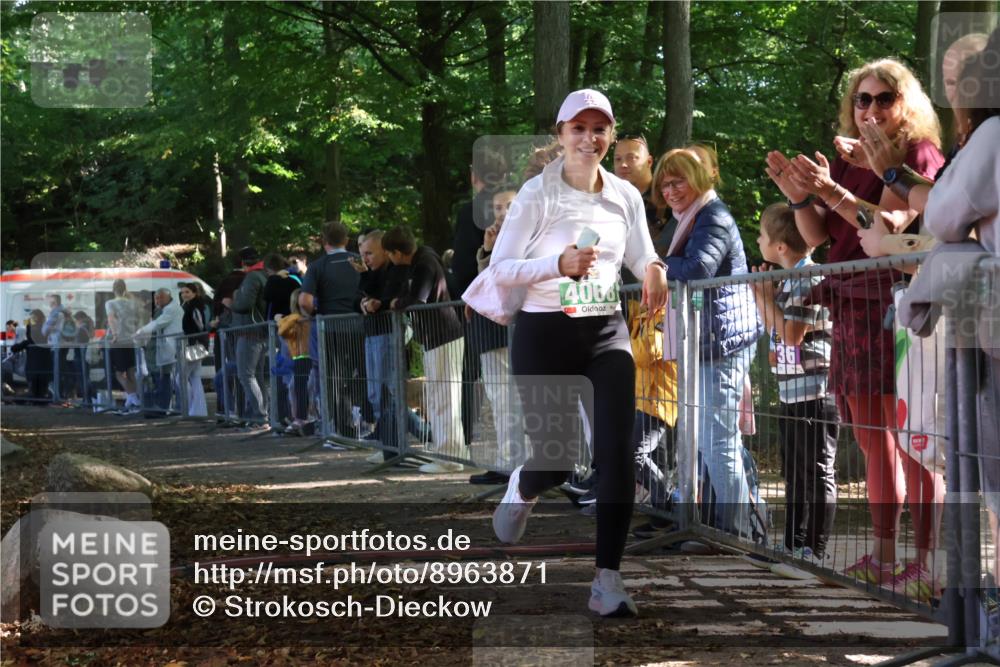 28.09.2025 - 33. Volkslauf durch das schöne Alstertal Strokosch-Dieckow http://msf.ph/oto/8963871 28.09.2025 11:08:42 Ziel 4068 meine-sportfotos.de