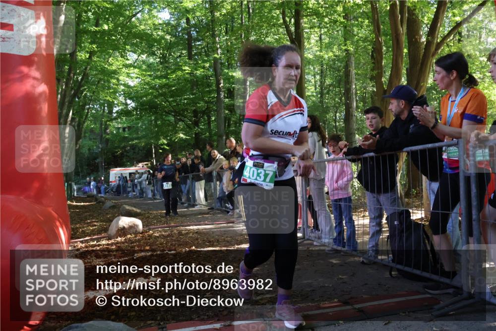 28.09.2025 - 33. Volkslauf durch das schöne Alstertal Strokosch-Dieckow http://msf.ph/oto/8963982 28.09.2025 11:09:23 Ziel 4145 meine-sportfotos.de