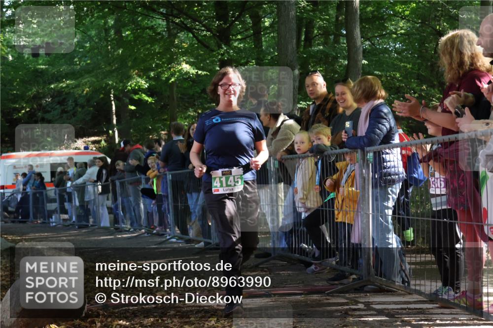 28.09.2025 - 33. Volkslauf durch das schöne Alstertal Strokosch-Dieckow http://msf.ph/oto/8963990 28.09.2025 11:09:24 Ziel 4145 meine-sportfotos.de