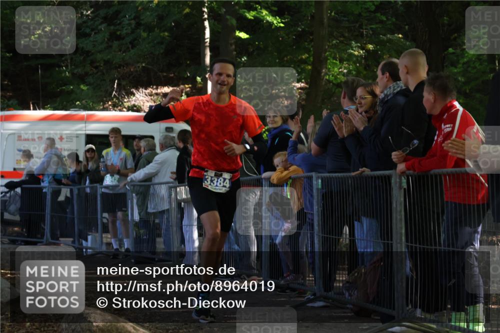 28.09.2025 - 33. Volkslauf durch das schöne Alstertal Strokosch-Dieckow http://msf.ph/oto/8964019 28.09.2025 11:09:56 Ziel 3384 meine-sportfotos.de