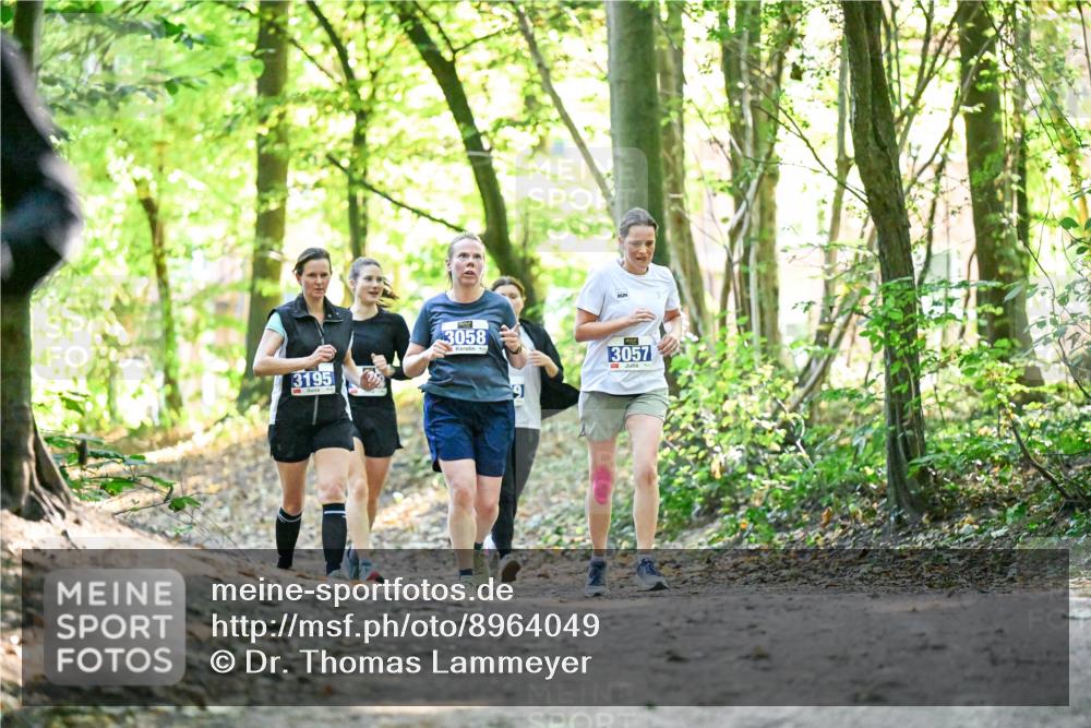 28.09.2025 - 33. Volkslauf durch das schöne Alstertal Dr. Thomas Lammeyer http://msf.ph/oto/8964049 28.09.2025 11:18:41 Laufen 3195, 3058, 3057 meine-sportfotos.de