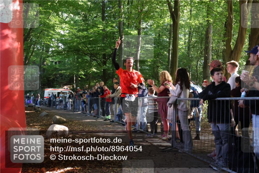 28.09.2025 - 33. Volkslauf durch das schöne Alstertal Strokosch-Dieckow http://msf.ph/oto/8964054 28.09.2025 11:09:58 Ziel 3384 meine-sportfotos.de