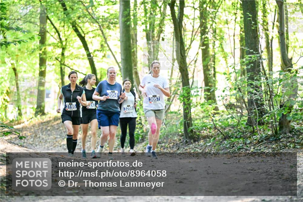 28.09.2025 - 33. Volkslauf durch das schöne Alstertal Dr. Thomas Lammeyer http://msf.ph/oto/8964058 28.09.2025 11:18:42 Laufen 3195, 43, 3058, 3259, 3057 meine-sportfotos.de