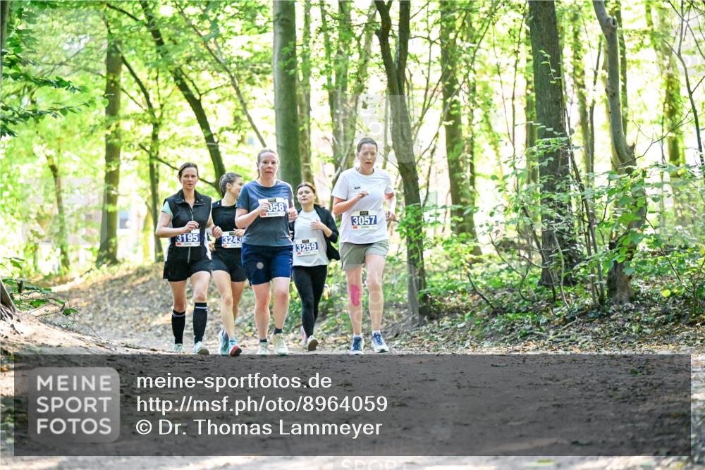 28.09.2025 - 33. Volkslauf durch das schöne Alstertal Dr. Thomas Lammeyer http://msf.ph/oto/8964059 28.09.2025 11:18:43 Laufen 3195, 3243, 058, 3259, 3057, 7 meine-sportfotos.de